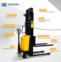 Poloelektrický hydraulický stohovač